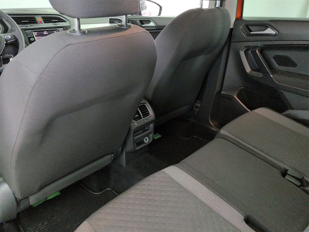 Thumbnail: 2018 Volkswagen Tiguan - 12