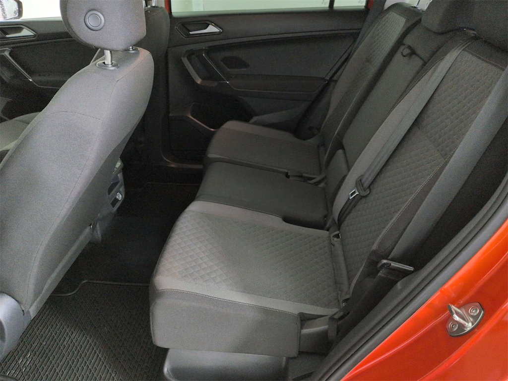 Thumbnail: 2018 Volkswagen Tiguan - 24