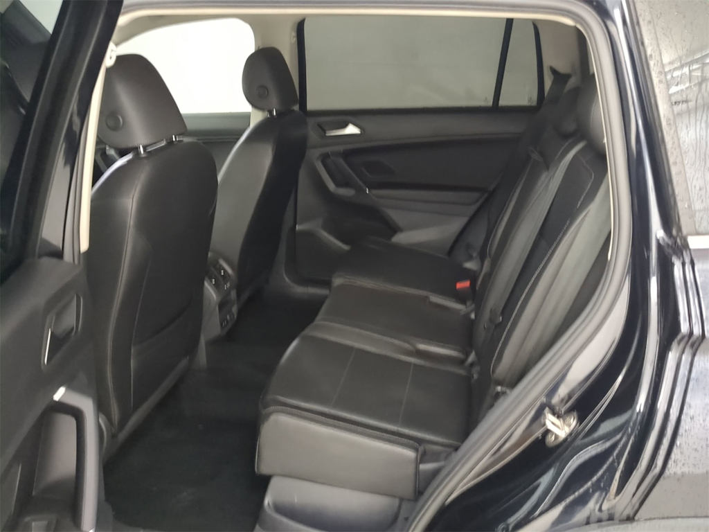 Thumbnail: 2020 Volkswagen Tiguan - 26