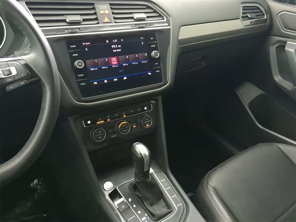 Thumbnail: 2020 Volkswagen Tiguan - 16