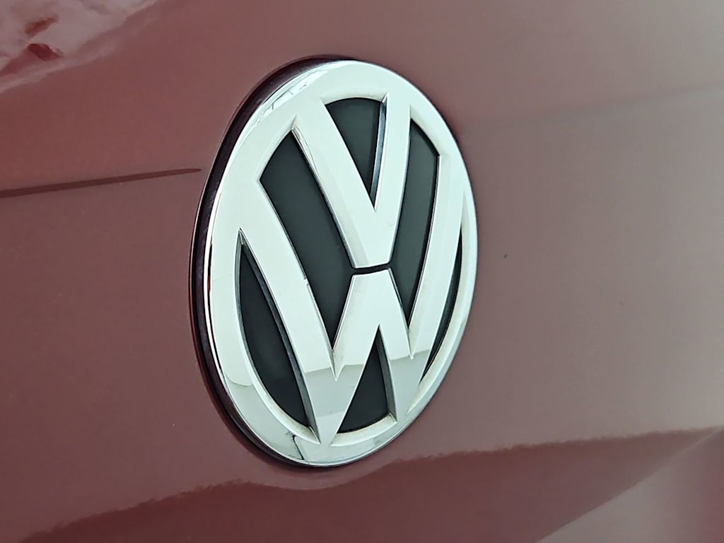 Thumbnail: 2021 Volkswagen Tiguan - 7