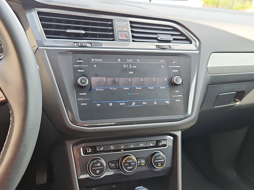 Thumbnail: 2021 Volkswagen Tiguan - 15