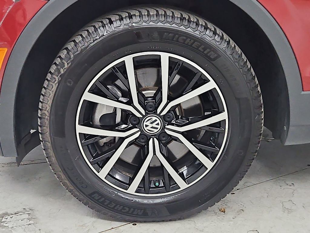 Thumbnail: 2021 Volkswagen Tiguan - 8
