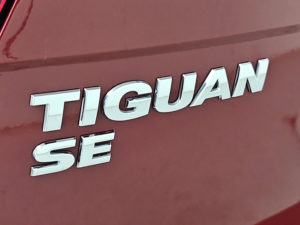 Thumbnail: 2021 Volkswagen Tiguan - 24