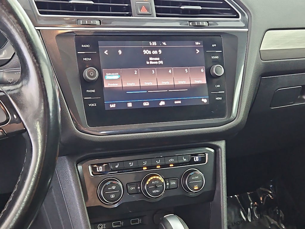 Thumbnail: 2018 Volkswagen Tiguan - 15