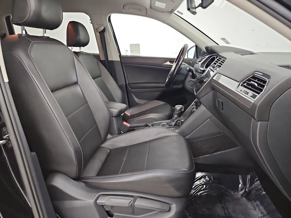 Thumbnail: 2018 Volkswagen Tiguan - 12