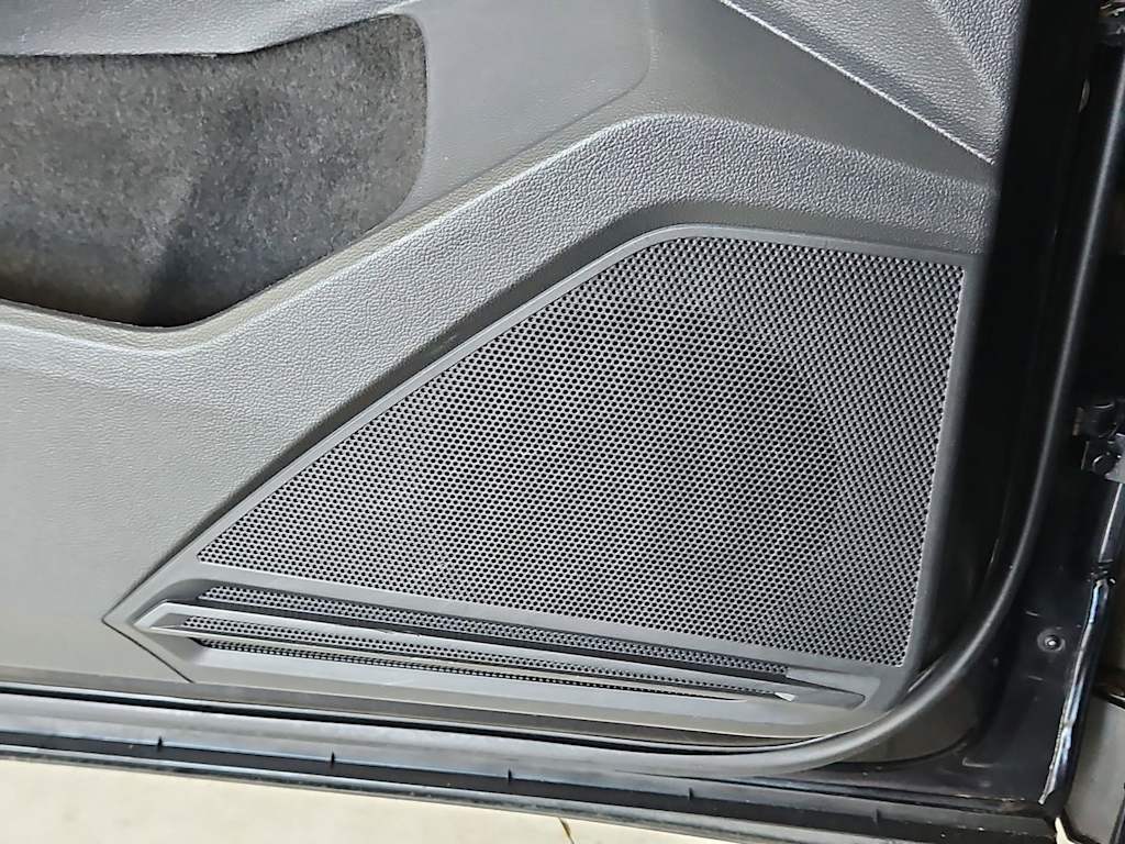 Thumbnail: 2018 Volkswagen Tiguan - 34