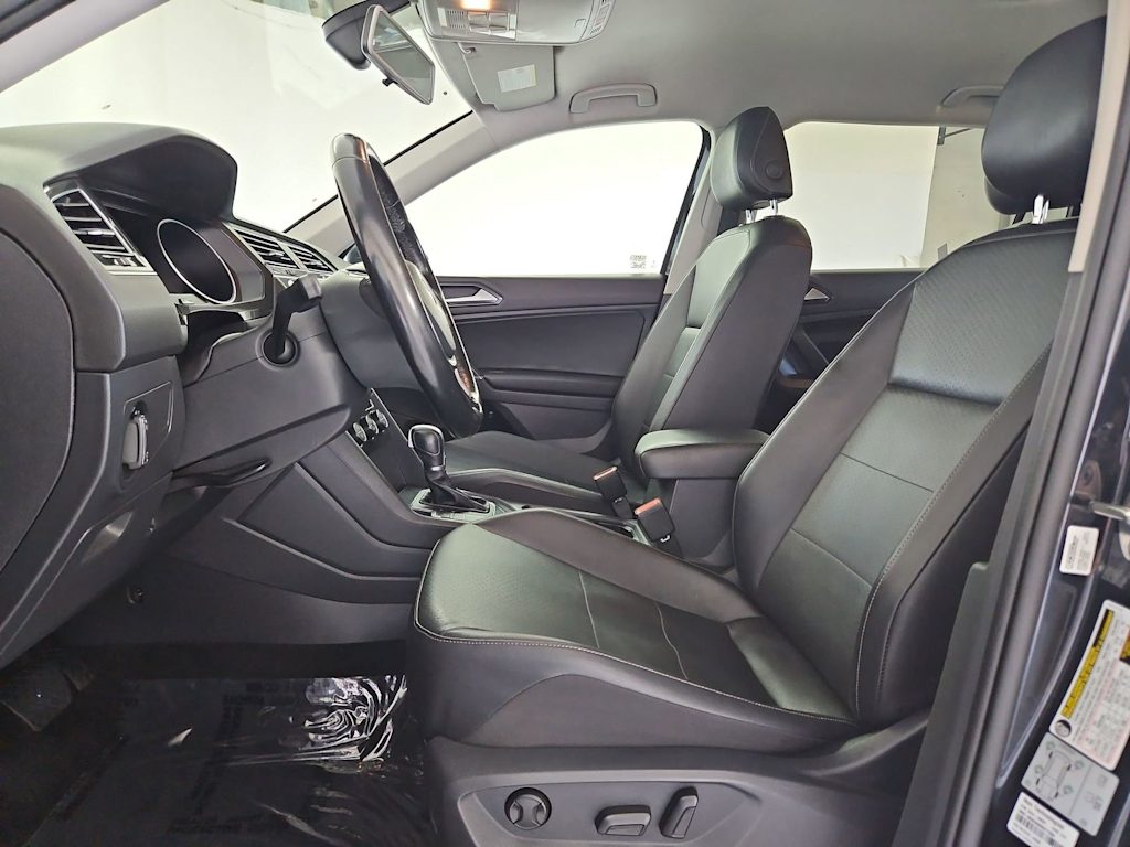 Thumbnail: 2018 Volkswagen Tiguan - 11