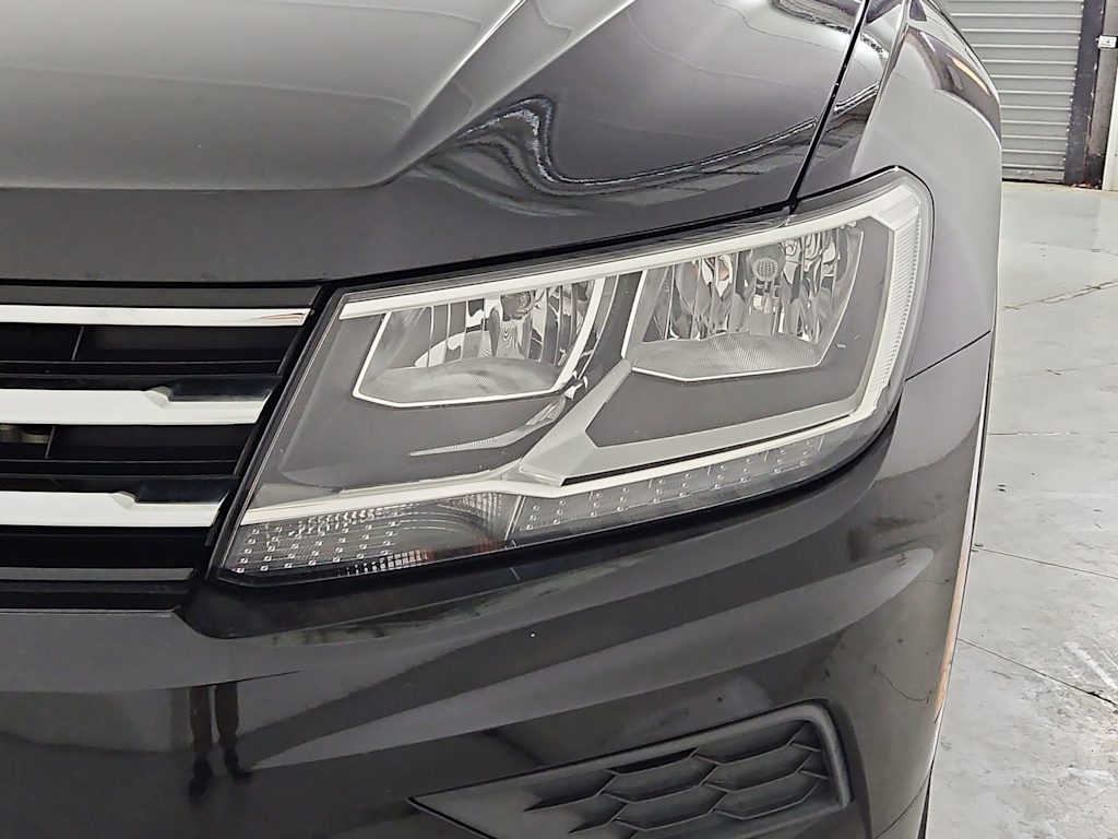Thumbnail: 2018 Volkswagen Tiguan - 24