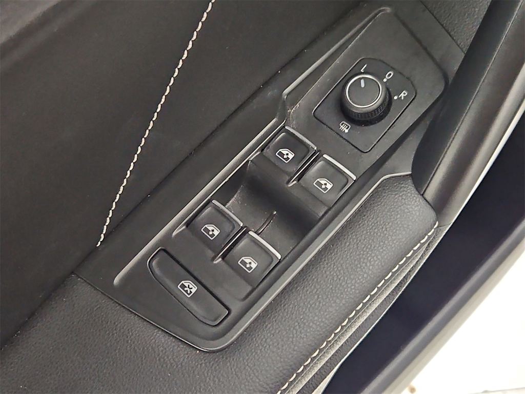 Thumbnail: 2022 Volkswagen Tiguan - 26