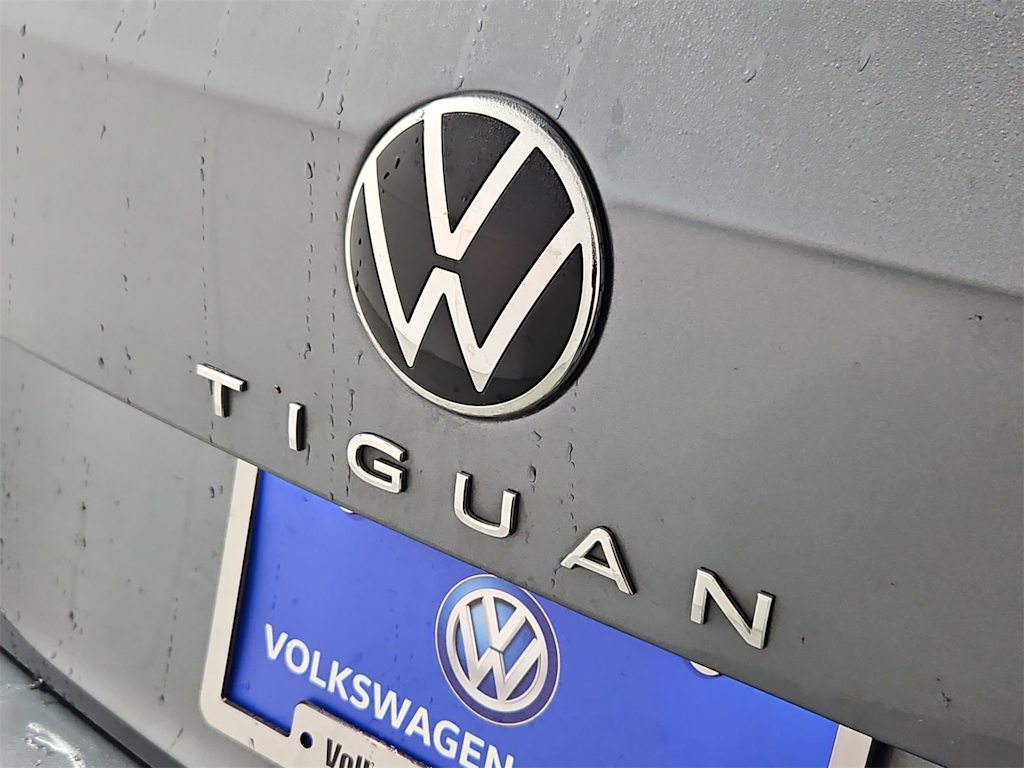 Thumbnail: 2022 Volkswagen Tiguan - 25