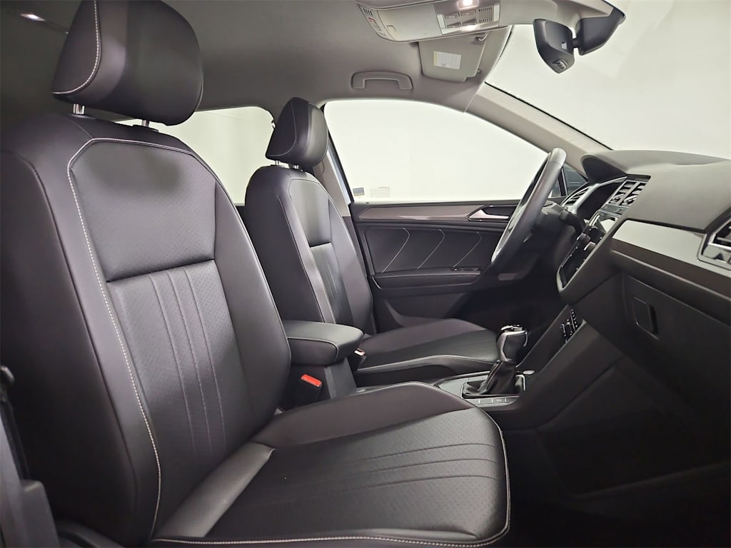 Thumbnail: 2022 Volkswagen Tiguan - 28