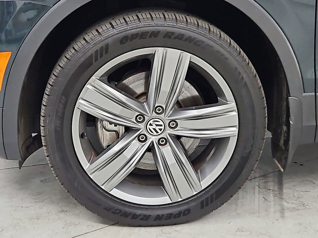 Thumbnail: 2018 Volkswagen Tiguan - 8