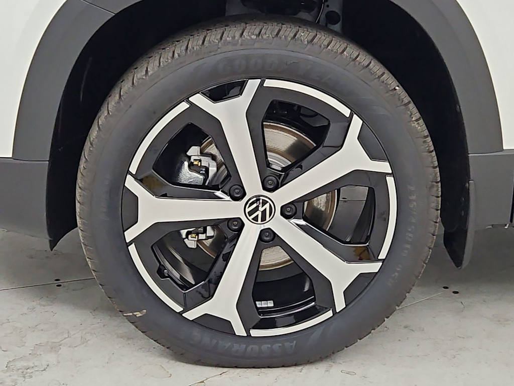 Thumbnail: 2026 Volkswagen Taos - 8