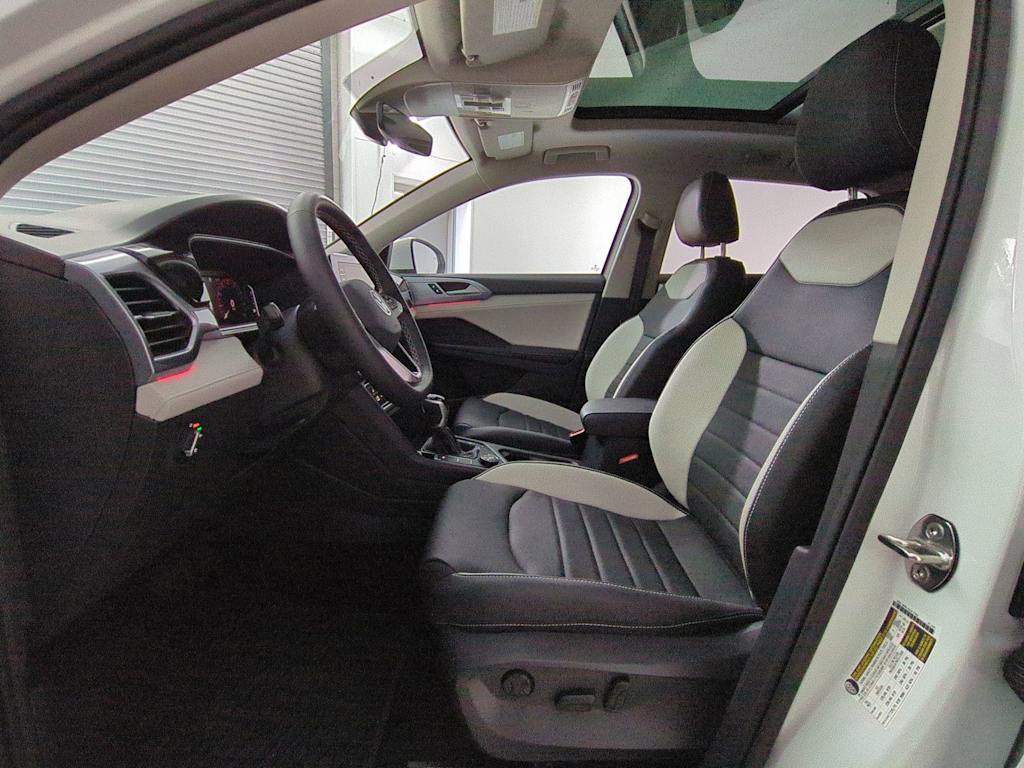 Thumbnail: 2025 Volkswagen Taos - 11