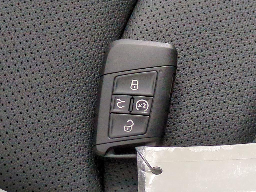 Thumbnail: 2025 Volkswagen Taos - 19