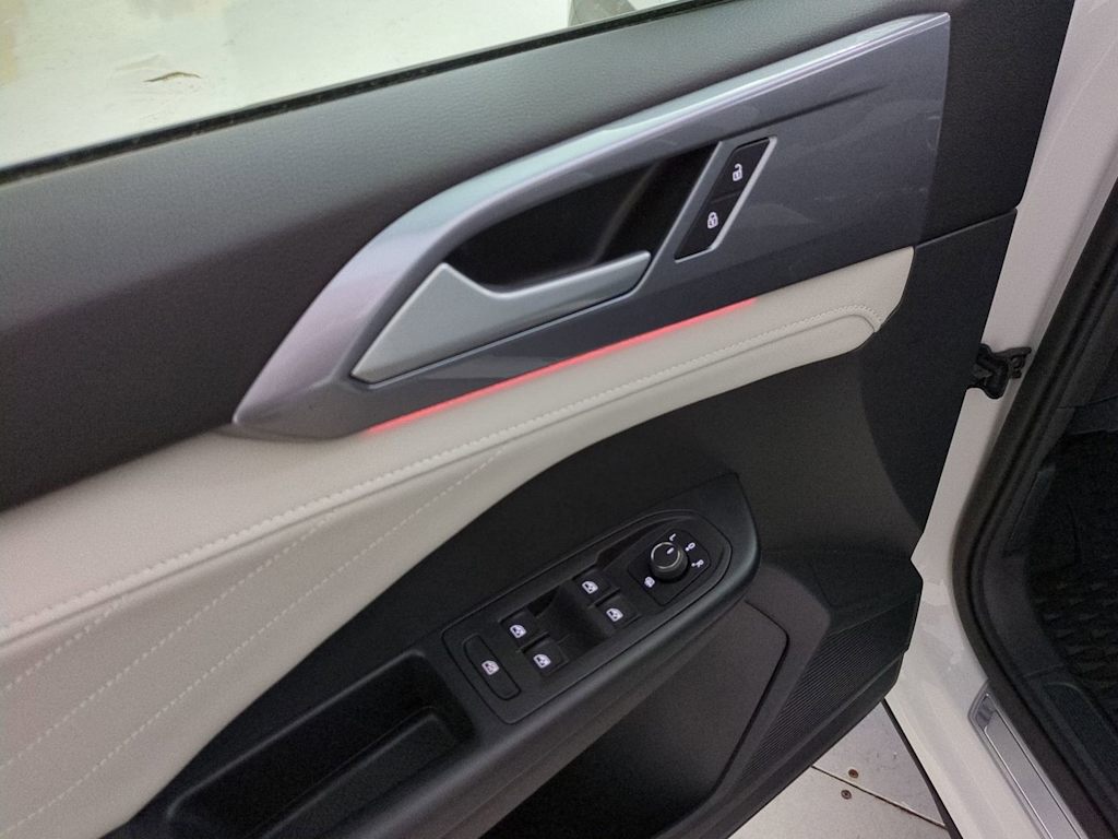 Thumbnail: 2025 Volkswagen Taos - 26