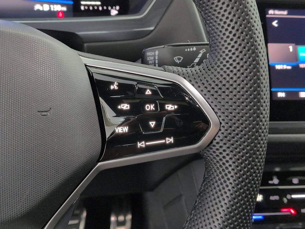 Thumbnail: 2022 Volkswagen Tiguan - 31