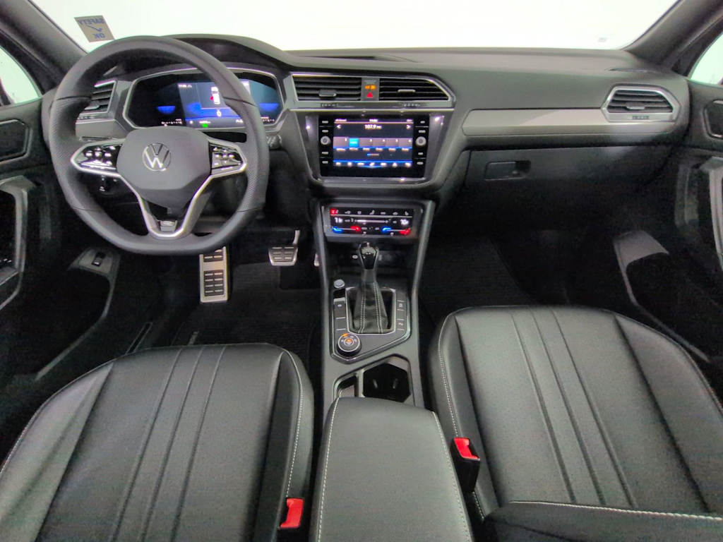 Thumbnail: 2022 Volkswagen Tiguan - 10