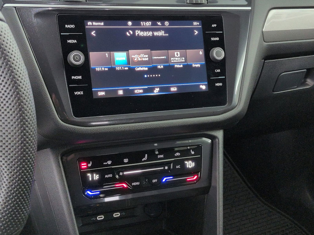 Thumbnail: 2022 Volkswagen Tiguan - 15