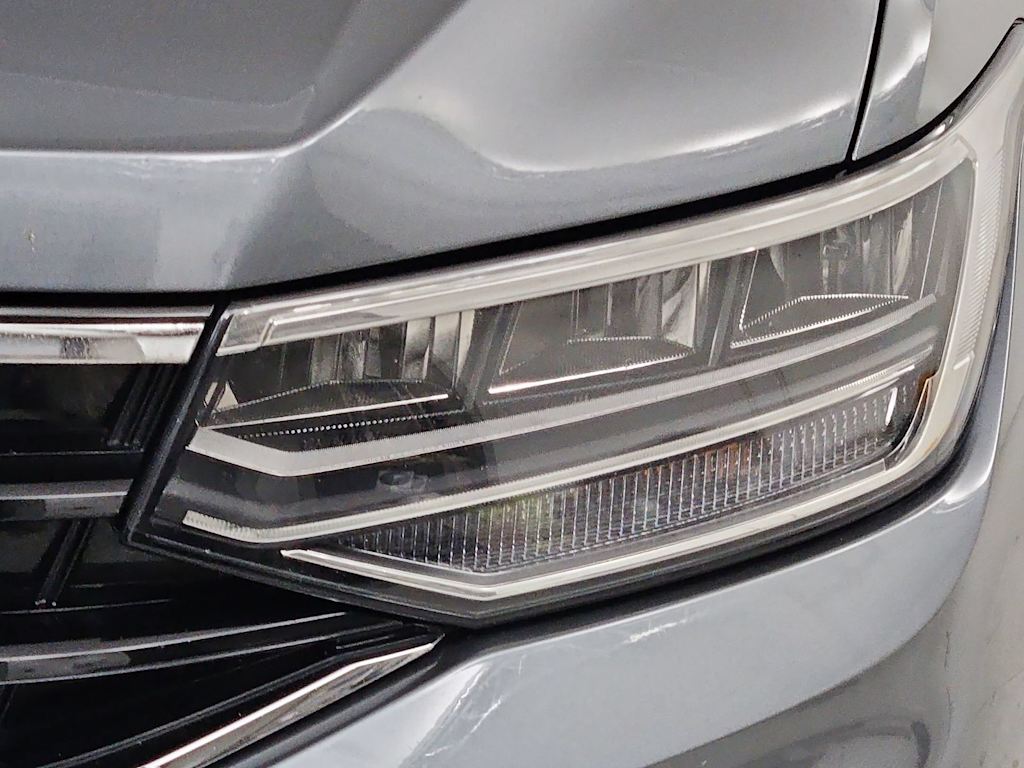 Thumbnail: 2023 Volkswagen Tiguan - 23