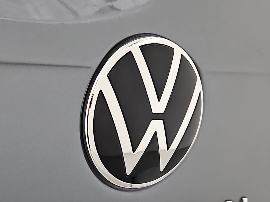 Thumbnail: 2023 Volkswagen Tiguan - 7