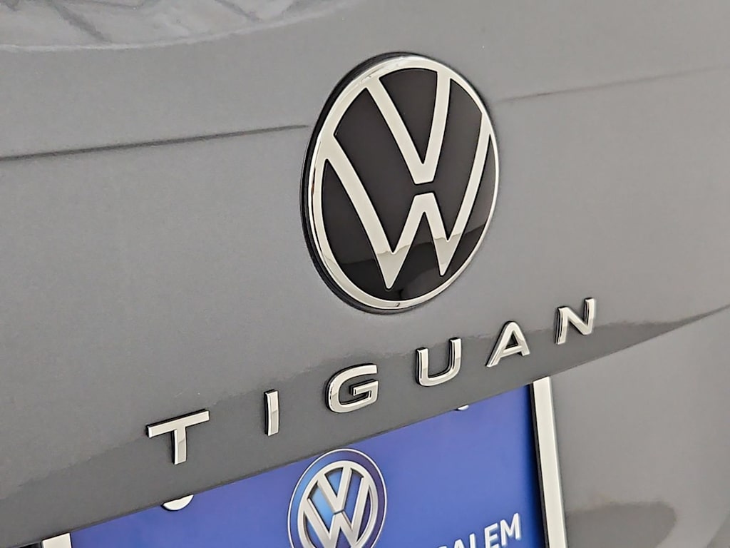 Thumbnail: 2023 Volkswagen Tiguan - 24