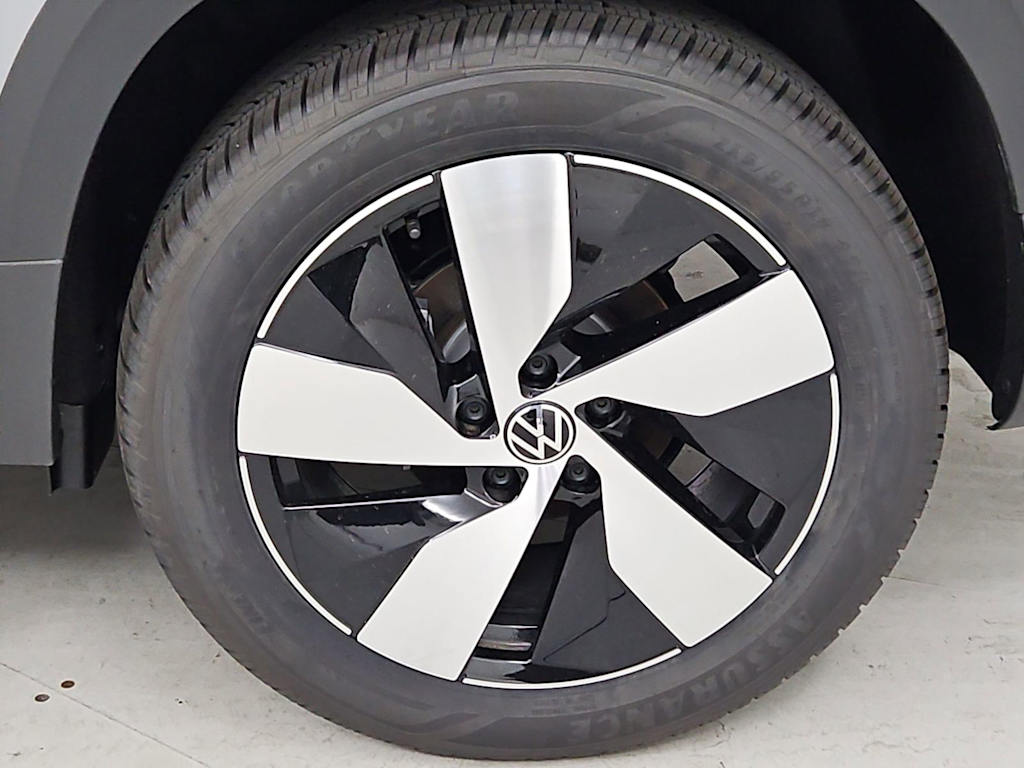 Thumbnail: 2025 Volkswagen Taos - 8