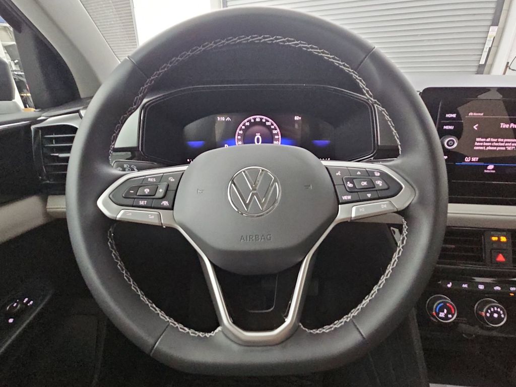 Thumbnail: 2025 Volkswagen Taos - 14