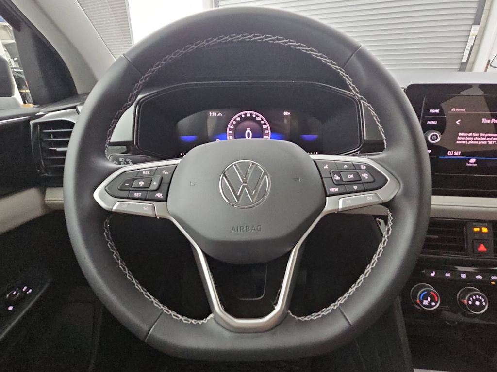 Thumbnail: 2025 Volkswagen Taos - 14