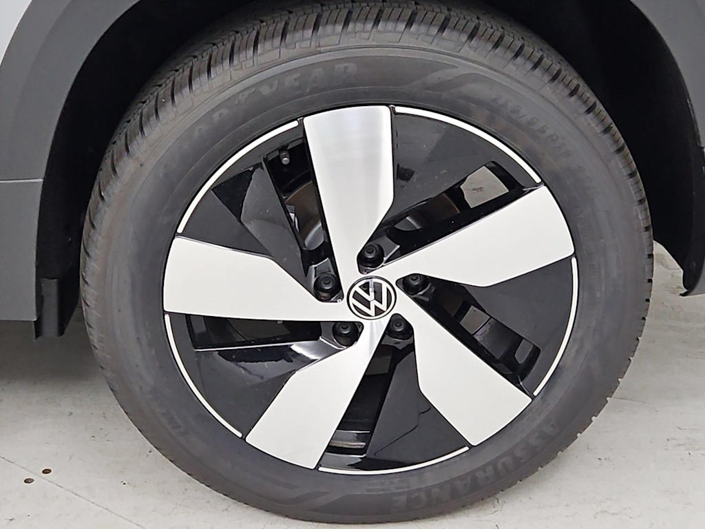Thumbnail: 2025 Volkswagen Taos - 8