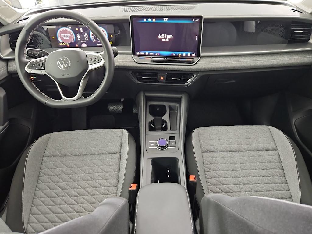 Thumbnail: 2025 Volkswagen Tiguan - 10