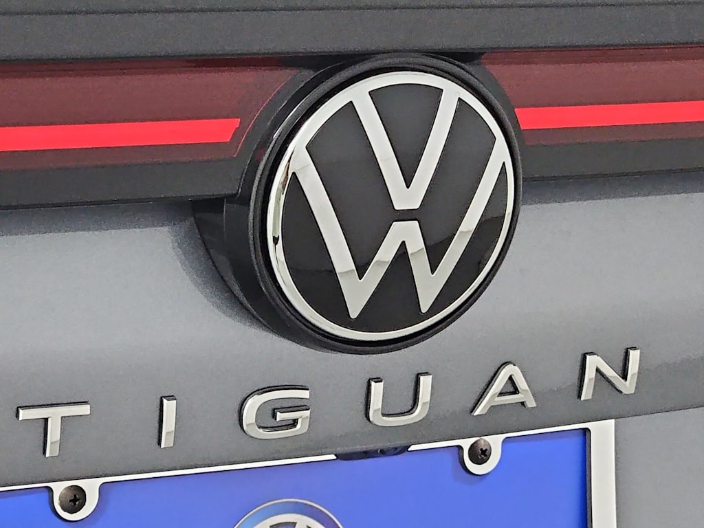 Thumbnail: 2025 Volkswagen Tiguan - 23