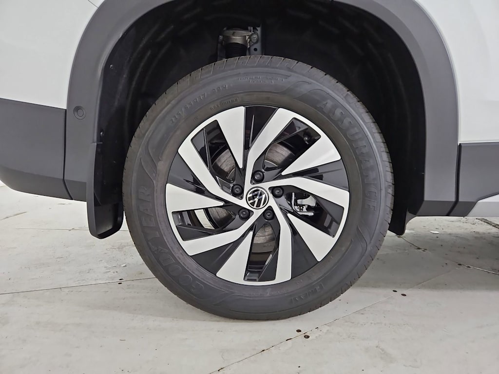 Thumbnail: 2026 Volkswagen Tiguan - 8