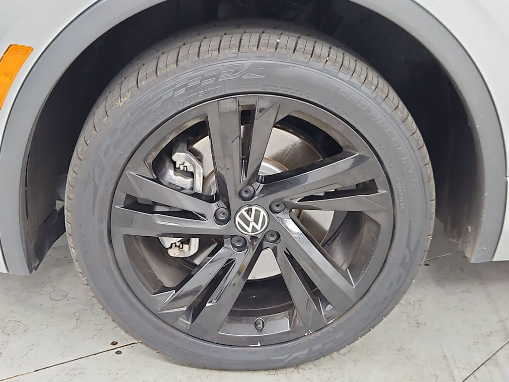 Thumbnail: 2023 Volkswagen Tiguan - 8