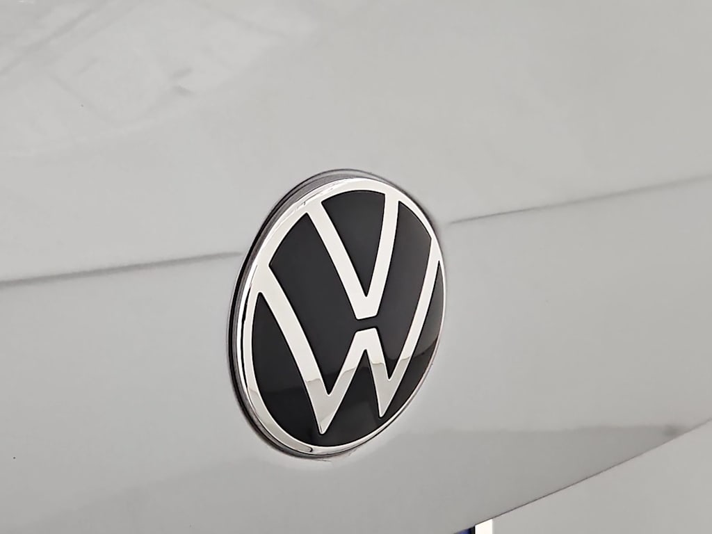 Thumbnail: 2023 Volkswagen Tiguan - 7