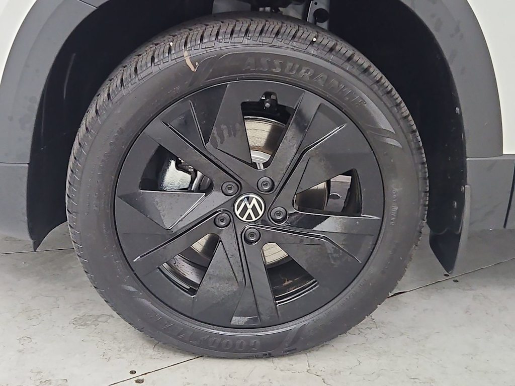 Thumbnail: 2026 Volkswagen Taos - 8