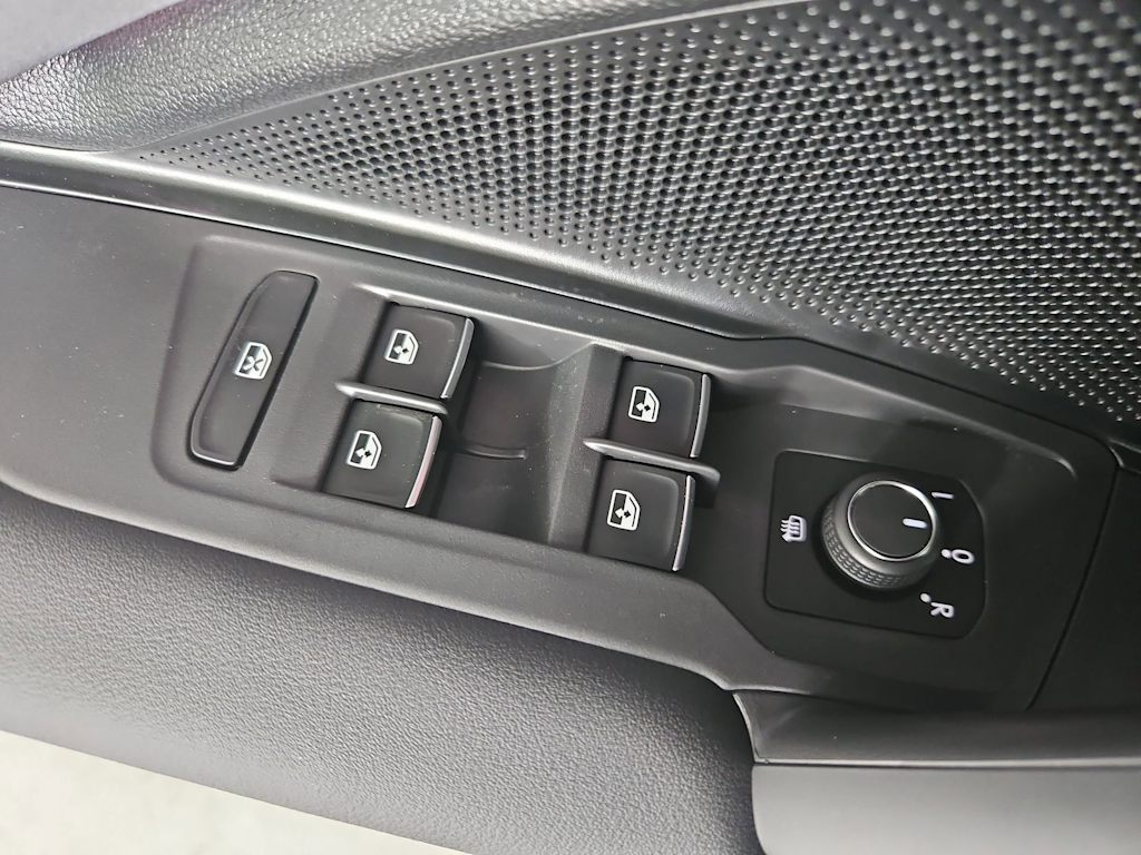 Thumbnail: 2026 Volkswagen Tiguan - 24