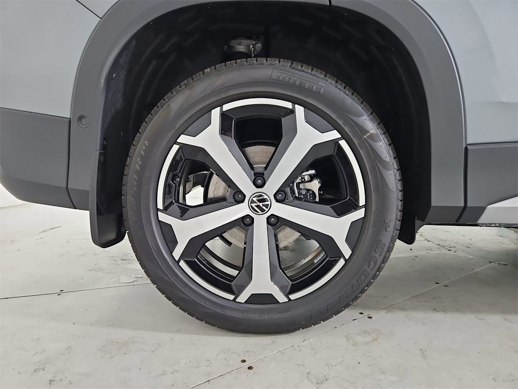 Thumbnail: 2025 Volkswagen Tiguan - 8