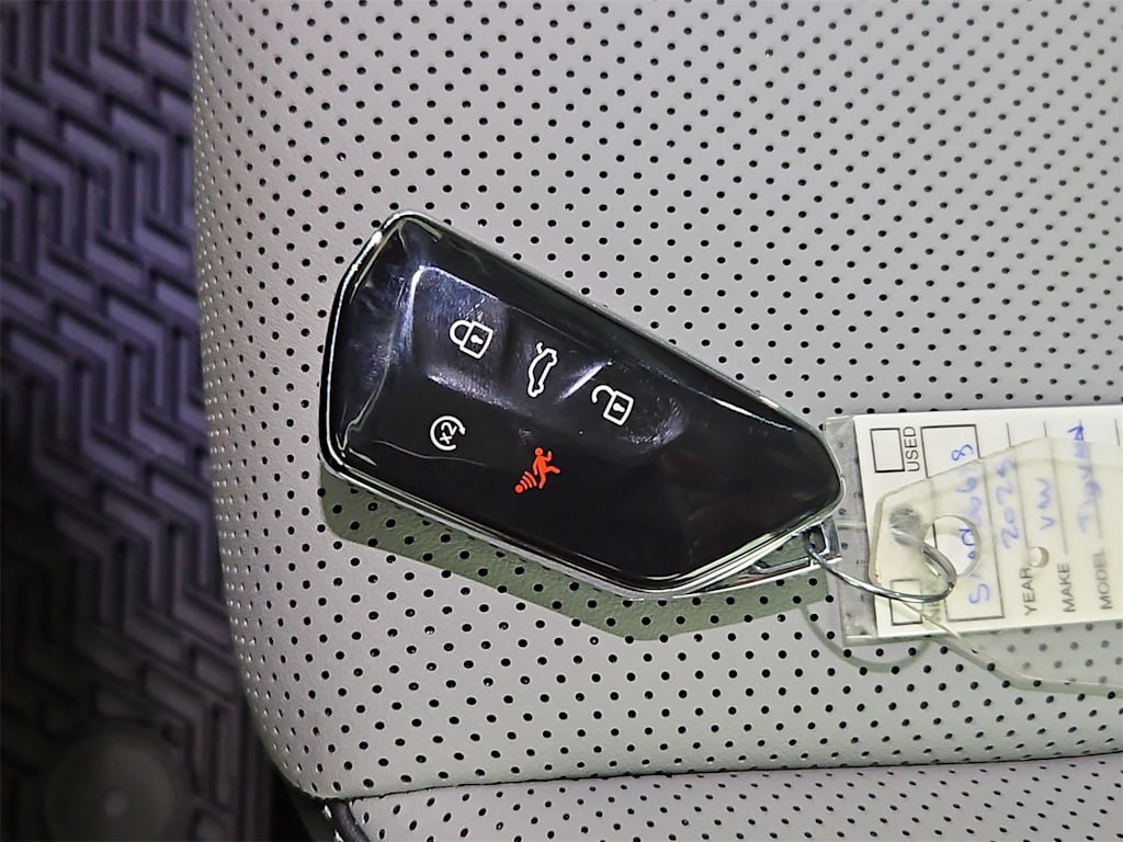 Thumbnail: 2025 Volkswagen Tiguan - 17