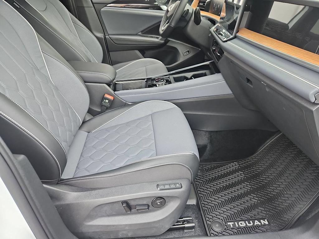 Thumbnail: 2026 Volkswagen Tiguan - 12