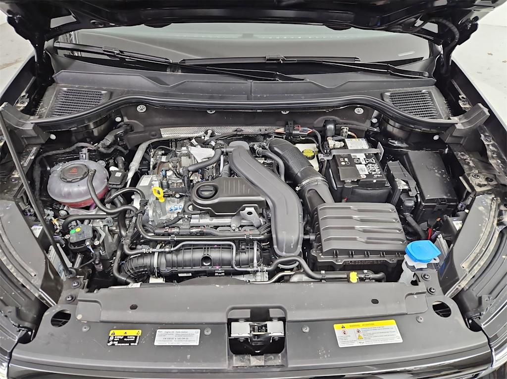 Thumbnail: 2025 Volkswagen Taos - 9