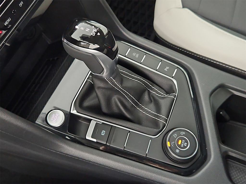 Thumbnail: 2025 Volkswagen Taos - 16