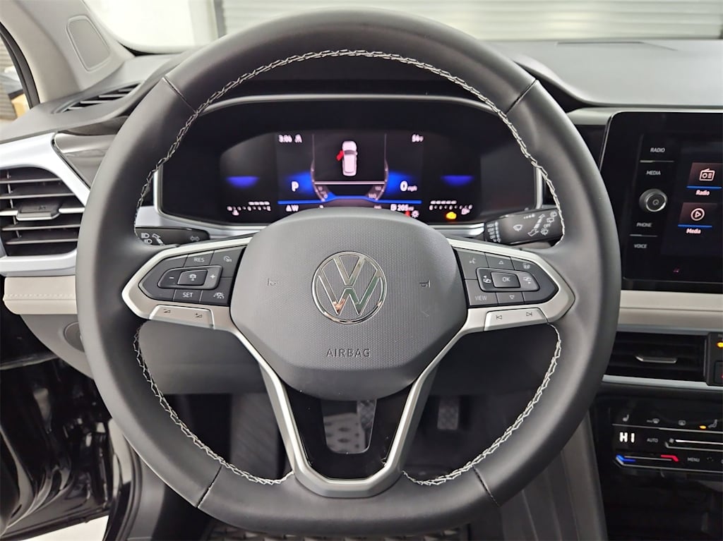 Thumbnail: 2025 Volkswagen Taos - 14