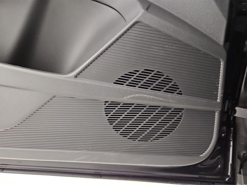 Thumbnail: 2025 Volkswagen Taos - 20