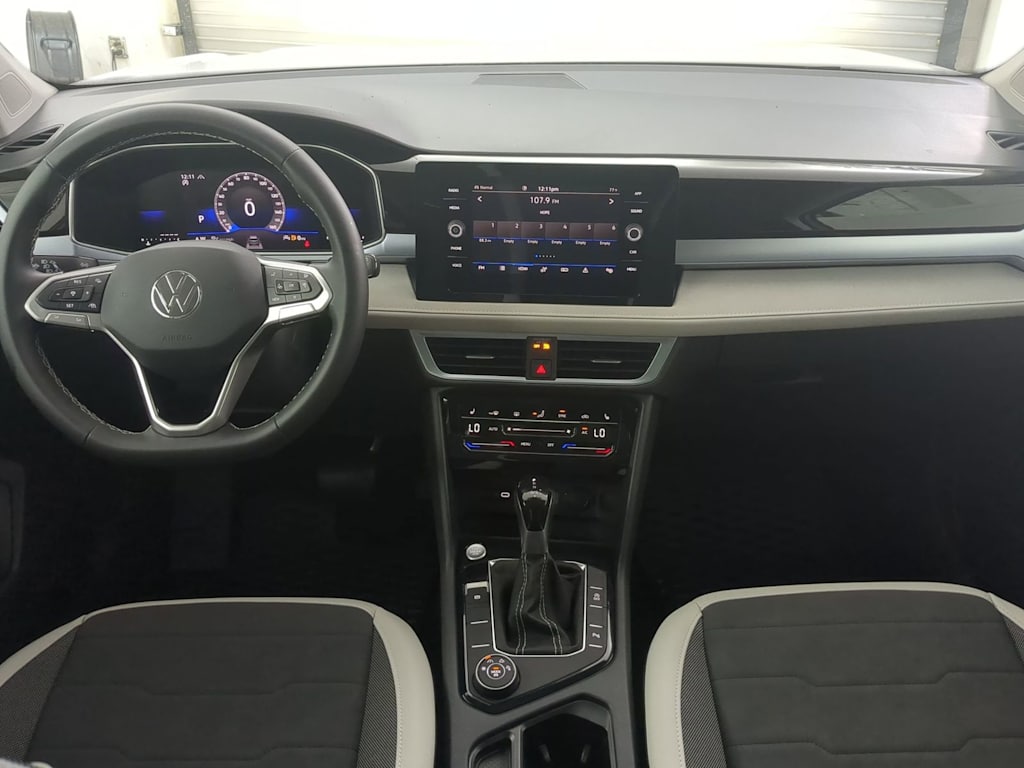 Thumbnail: 2025 Volkswagen Taos - 10