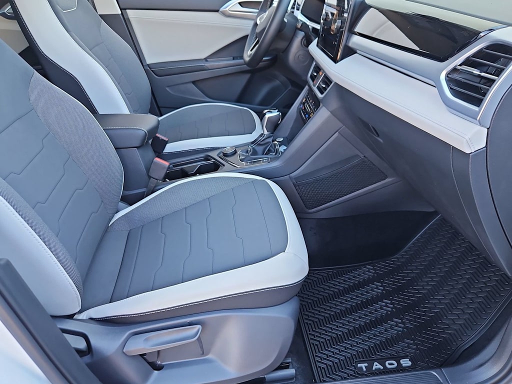 Thumbnail: 2026 Volkswagen Taos - 12