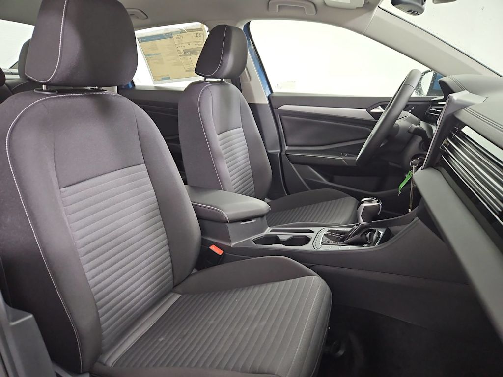 Thumbnail: 2025 Volkswagen Jetta - 28