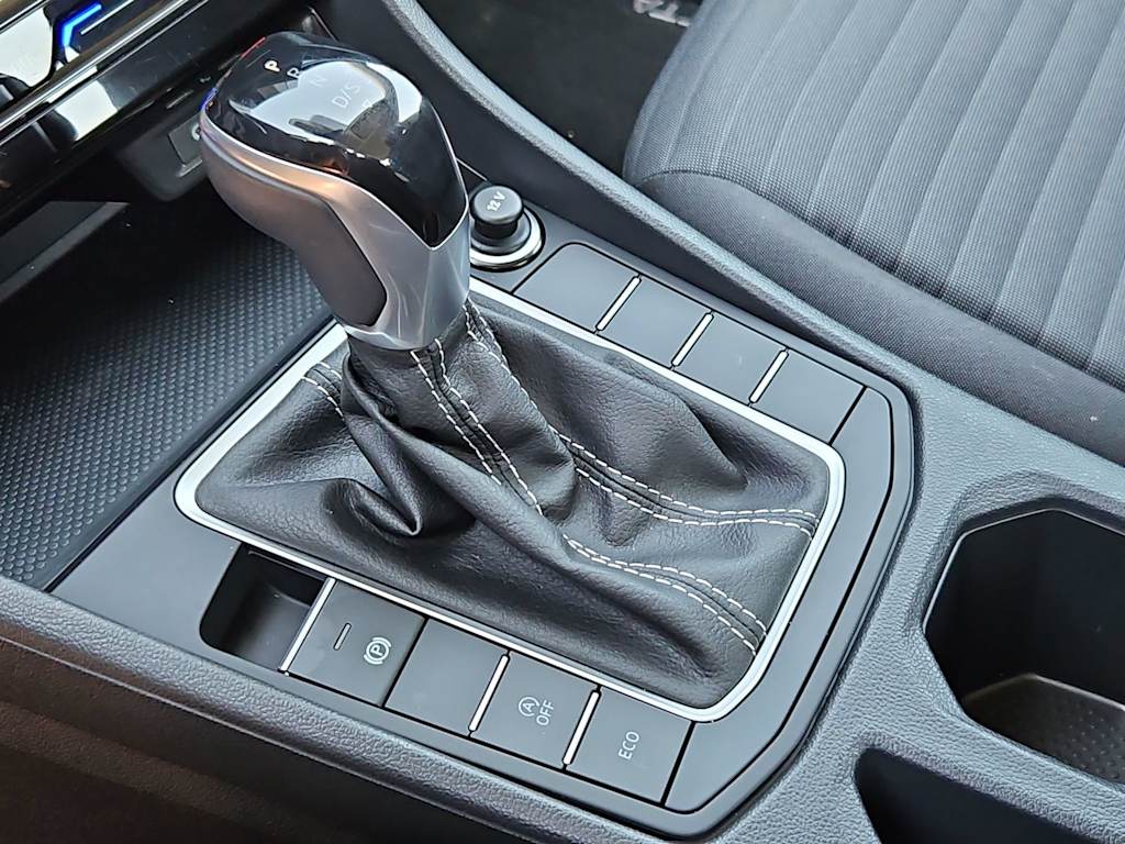 Thumbnail: 2025 Volkswagen Jetta - 16