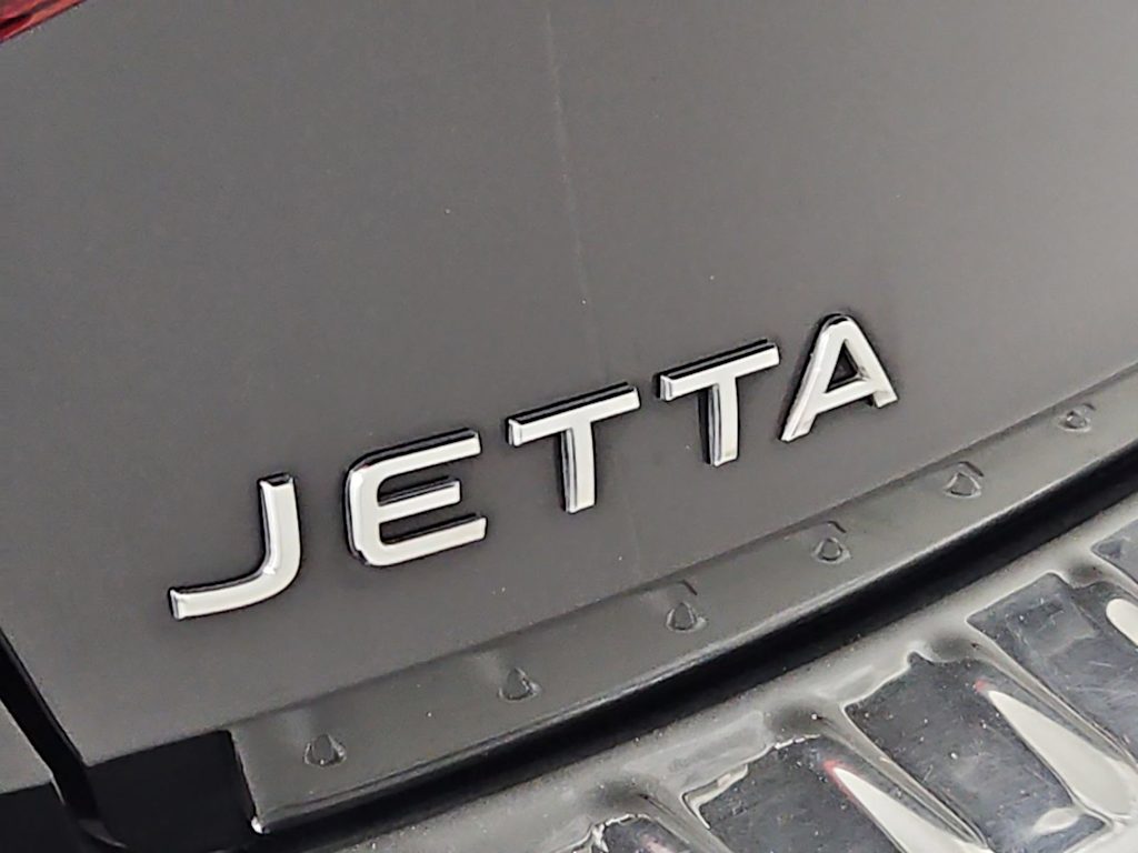 Thumbnail: 2023 Volkswagen Jetta - 24